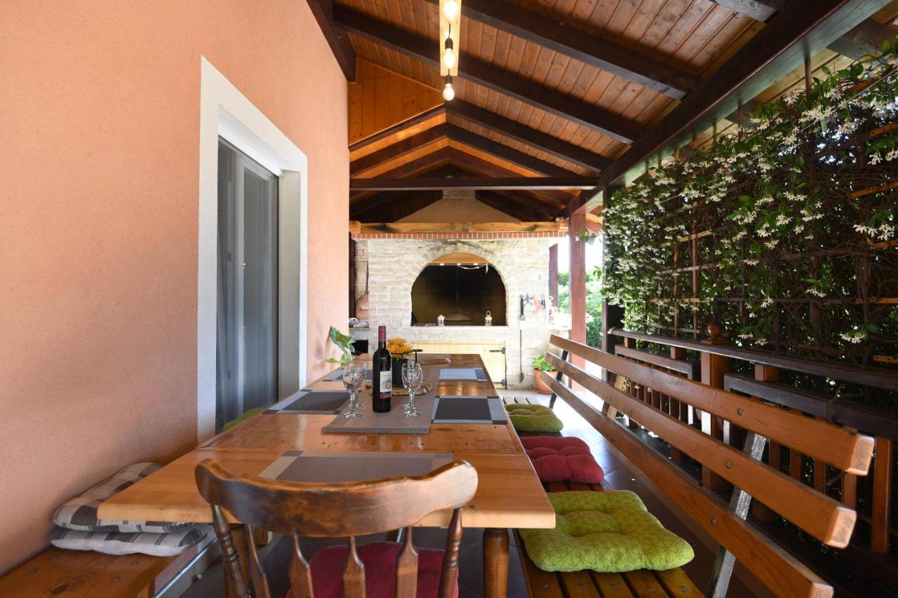 Brisevo Villa Tinov Dvor מראה חיצוני תמונה