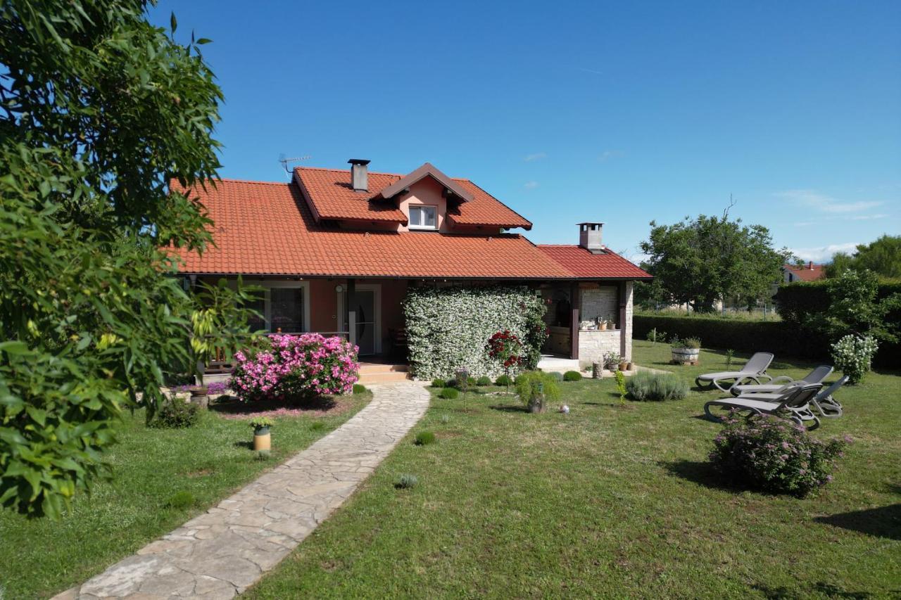 Brisevo Villa Tinov Dvor מראה חיצוני תמונה