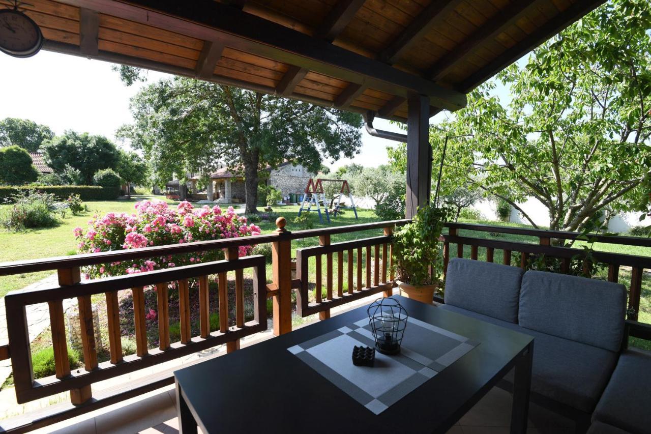 Brisevo Villa Tinov Dvor מראה חיצוני תמונה