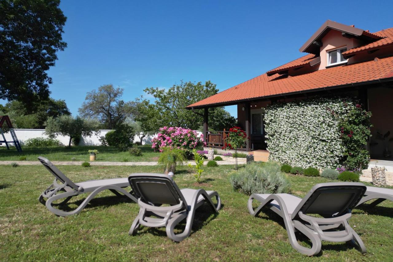 Brisevo Villa Tinov Dvor מראה חיצוני תמונה
