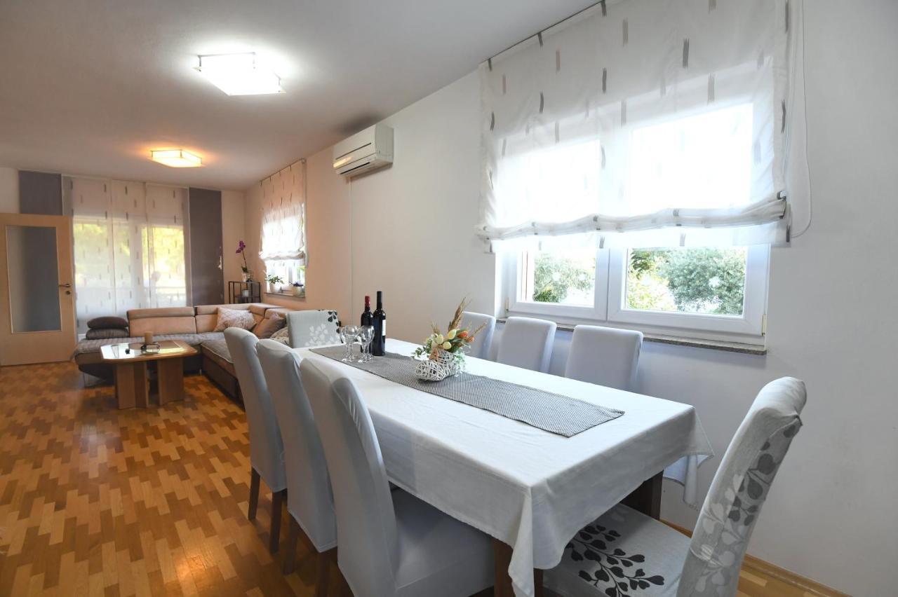 Brisevo Villa Tinov Dvor מראה חיצוני תמונה