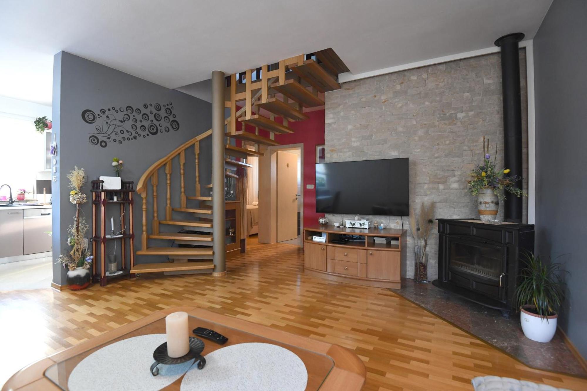 Brisevo Villa Tinov Dvor מראה חיצוני תמונה
